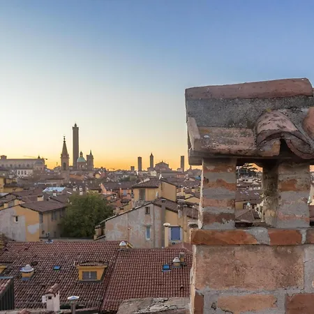 Everyday Torre Medioevale *