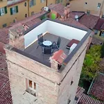 Everyday Torre Medioevale Bologna